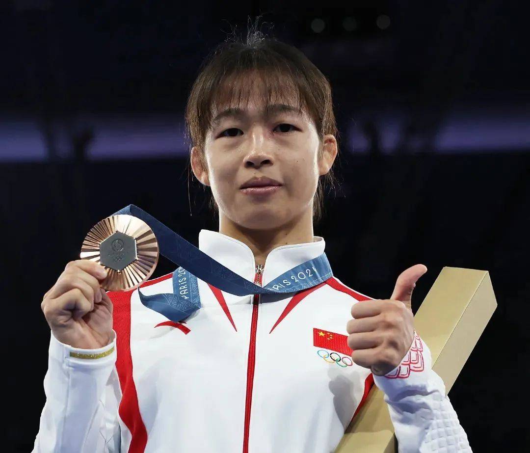 爱游戏网页版-法国运动员女子摔跤获得铜牌的简单介绍