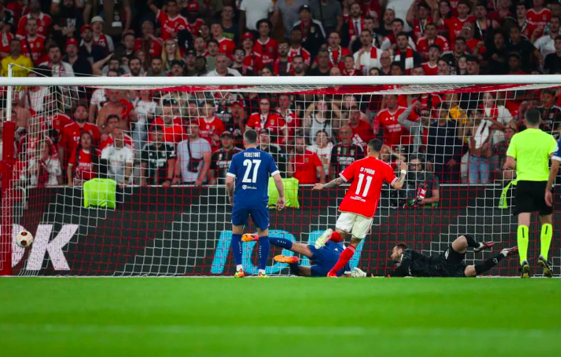 爱游戏教练-包含罗马主场不敌对手,遭受连败的词条