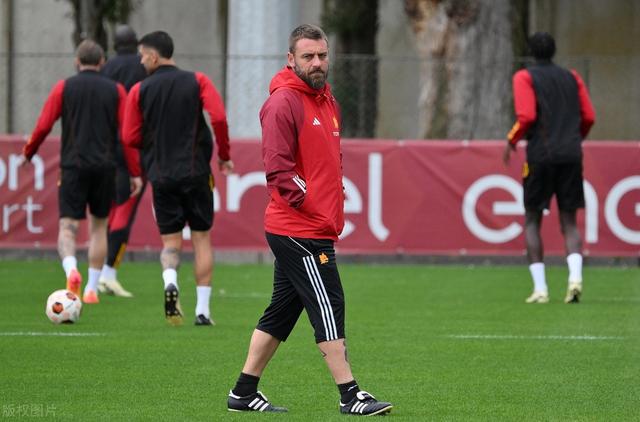 爱游戏直播-罗马队在对乌迪内斯的比赛中痛失三分