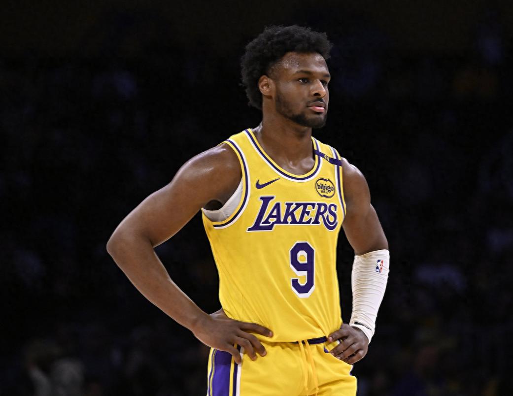 爱游戏下载-包含雄鹿核心受伤,球队战力下降的词条