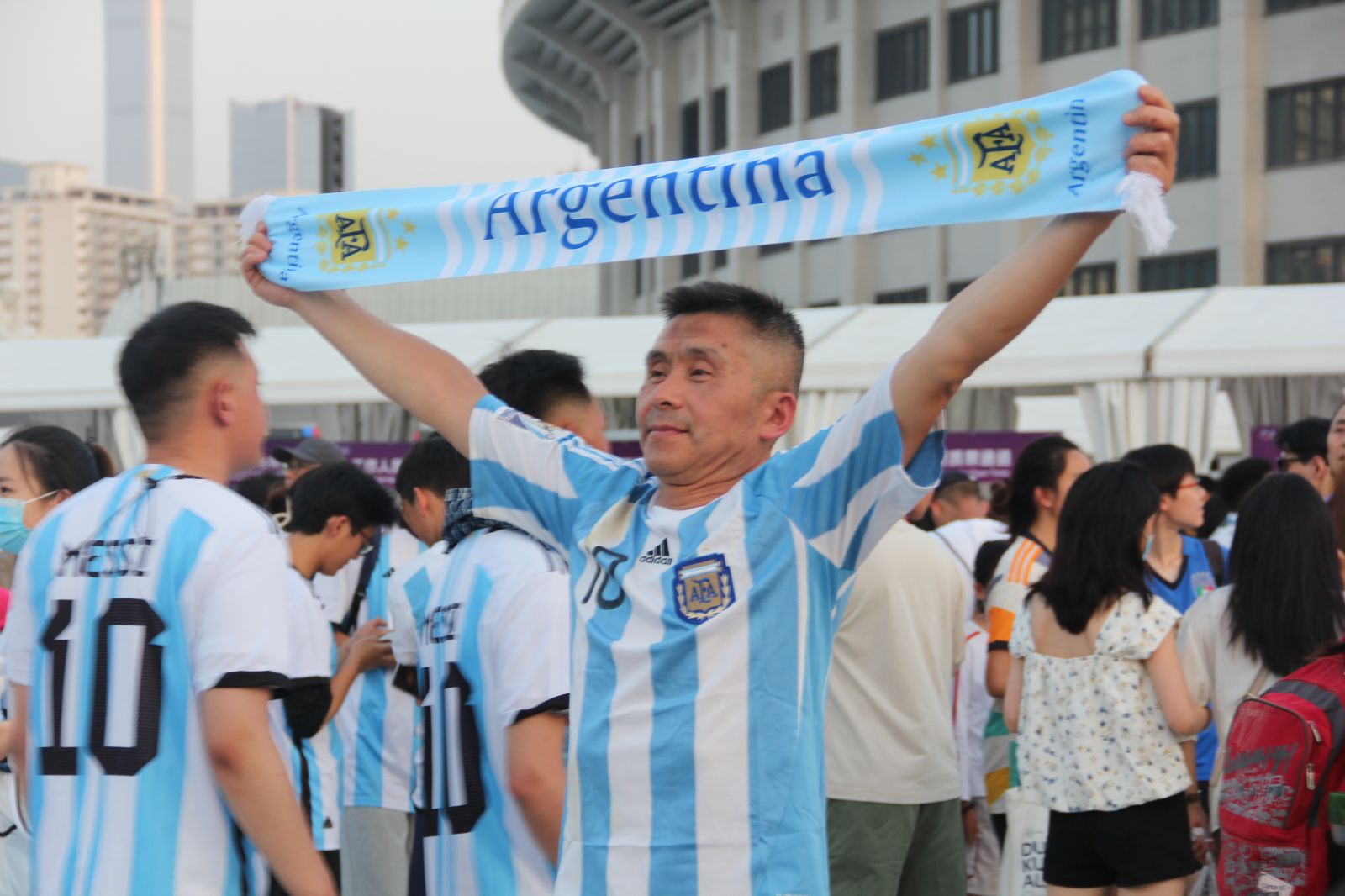 爱游戏新闻-精彩比赛即将上演,球迷们翘首以待