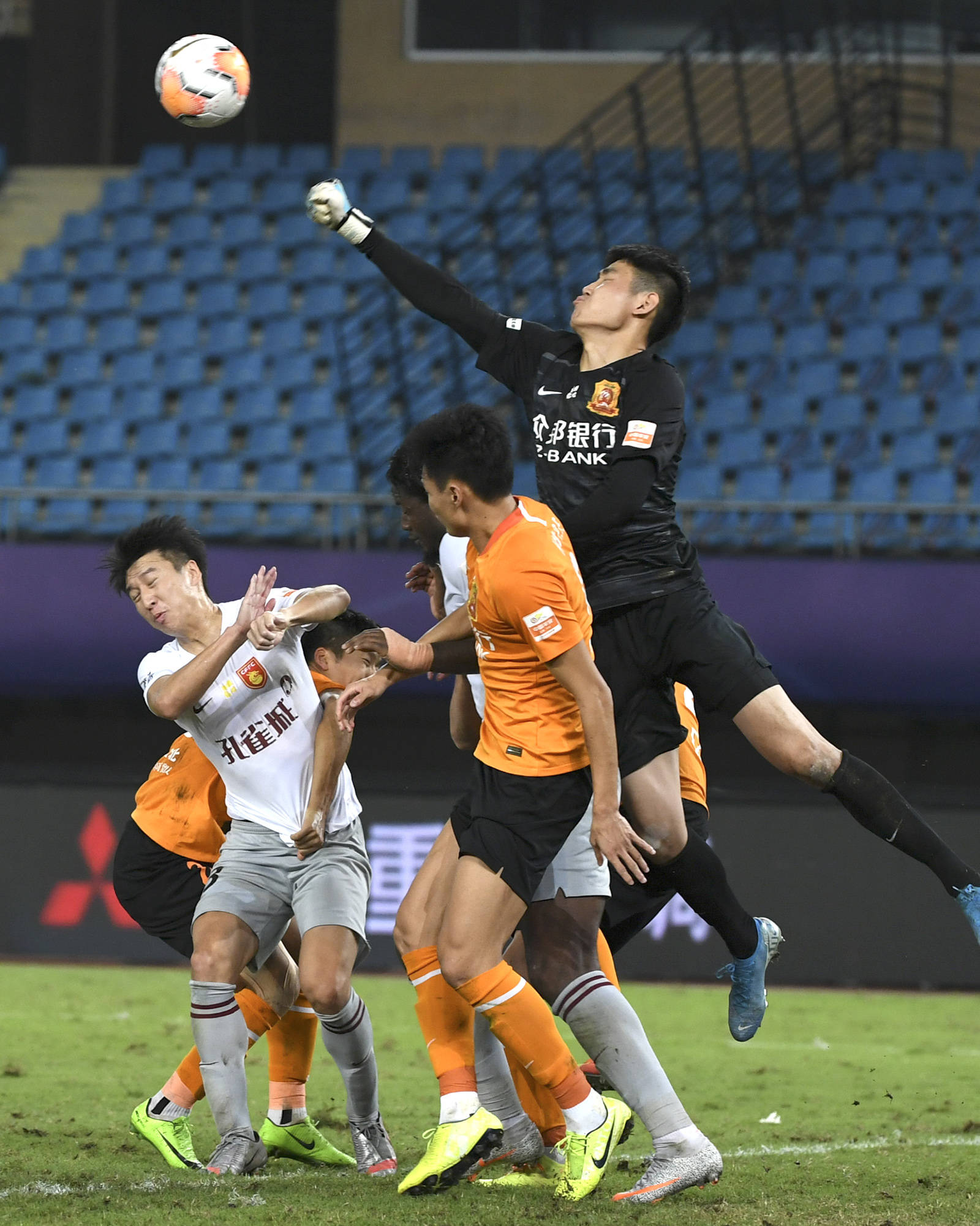 爱游戏链接-武汉卓尔主场战胜强敌,稳固争冠位置的简单介绍