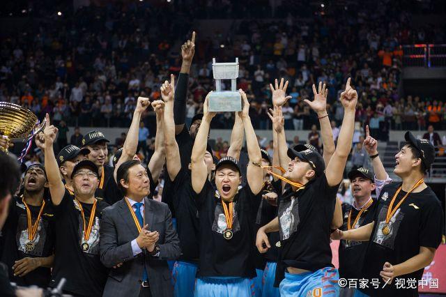 爱游戏课程-关于湖南郴州队全队奋勇杀入对手内线,勇夺胜利的信息