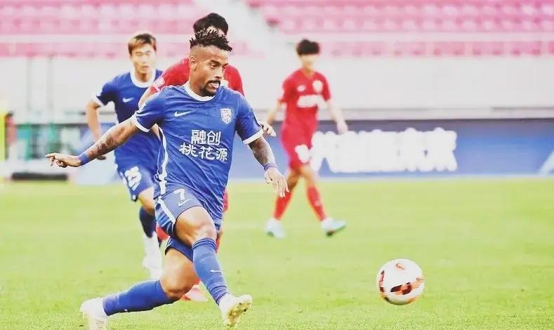 爱游戏地址-包含武汉三镇爆发神级表现,亚冠被彻底压制,爆冷的词条