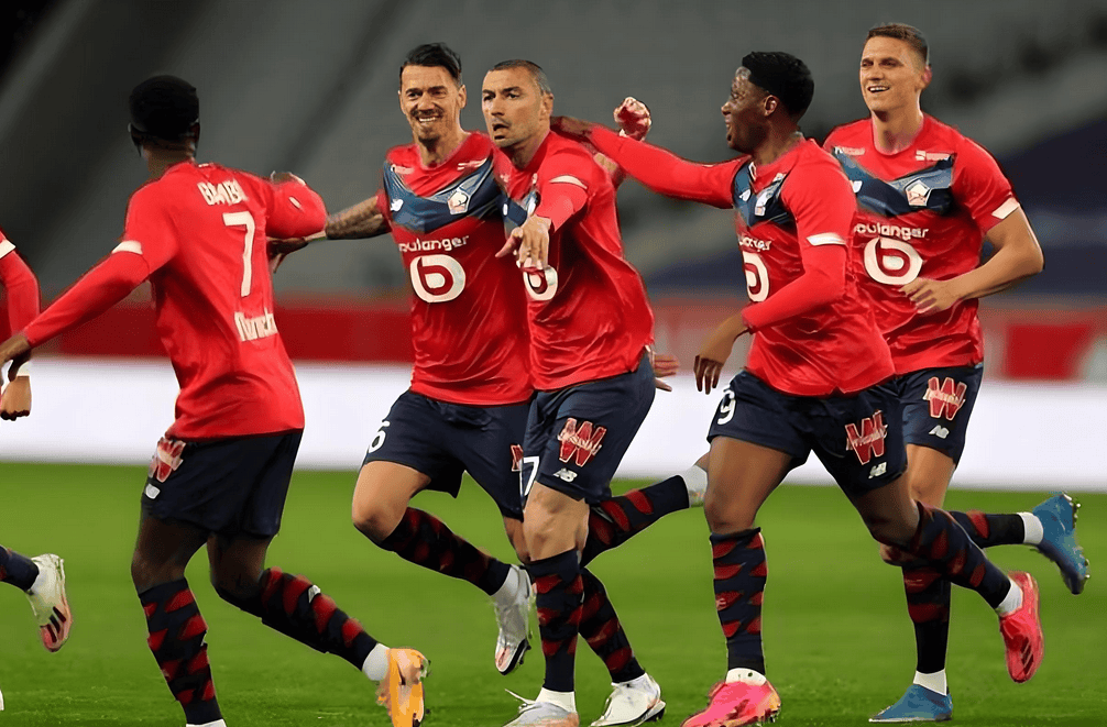 爱游戏教练-包含里尔球员合作默契,共同取胜的词条