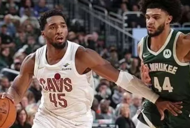 爱游戏教练-雄鹿再度失利,遭遇连败