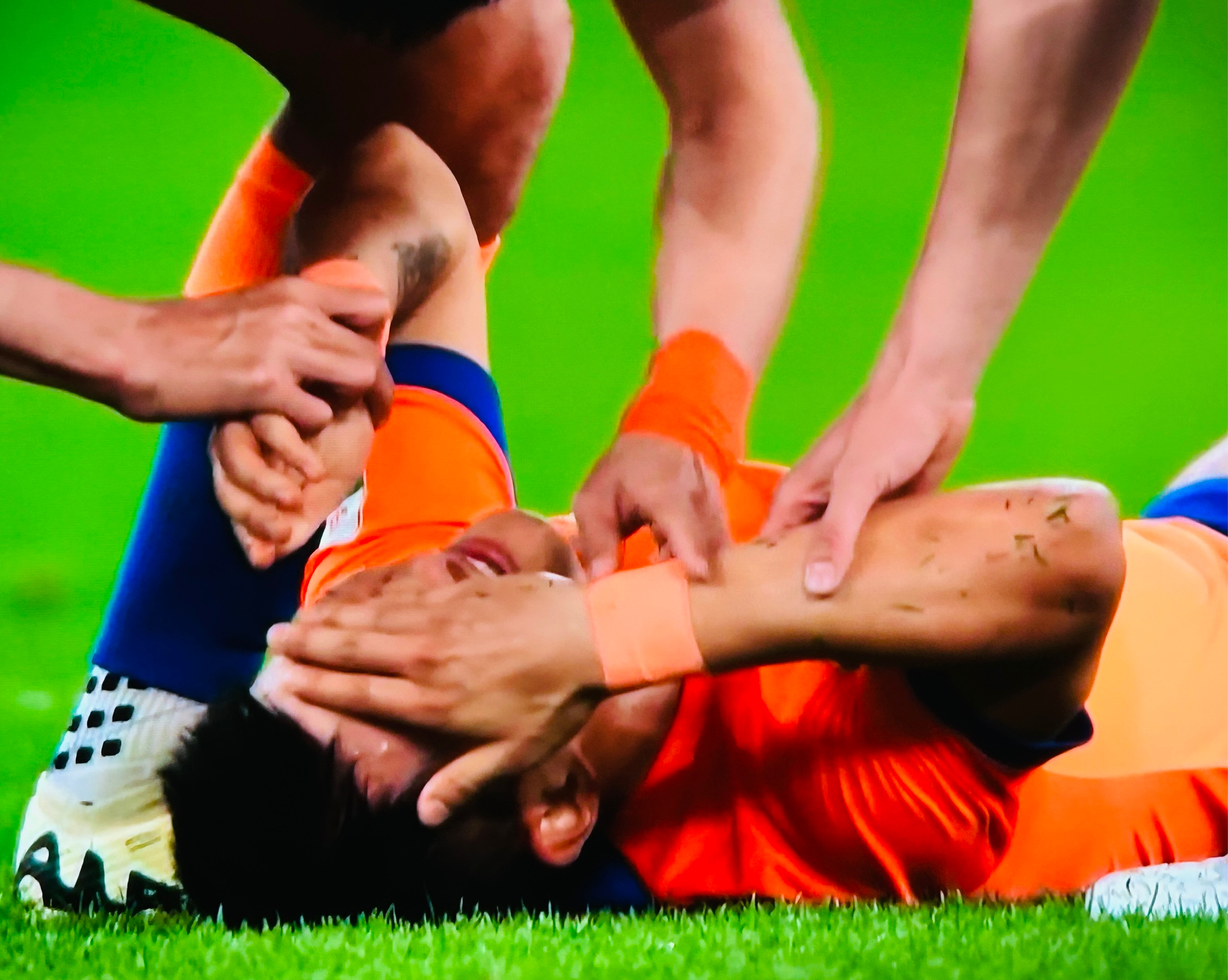 爱游戏教练-比赛纠纷不断,球员情绪失控