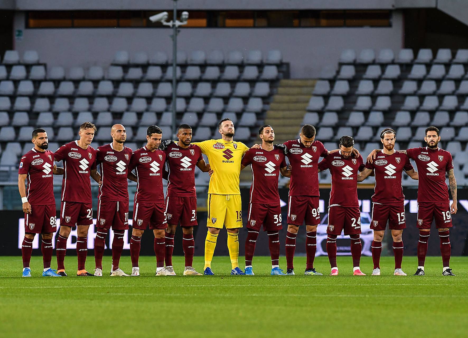 爱游戏官网登录网址-足球场上的战术配合令人惊叹