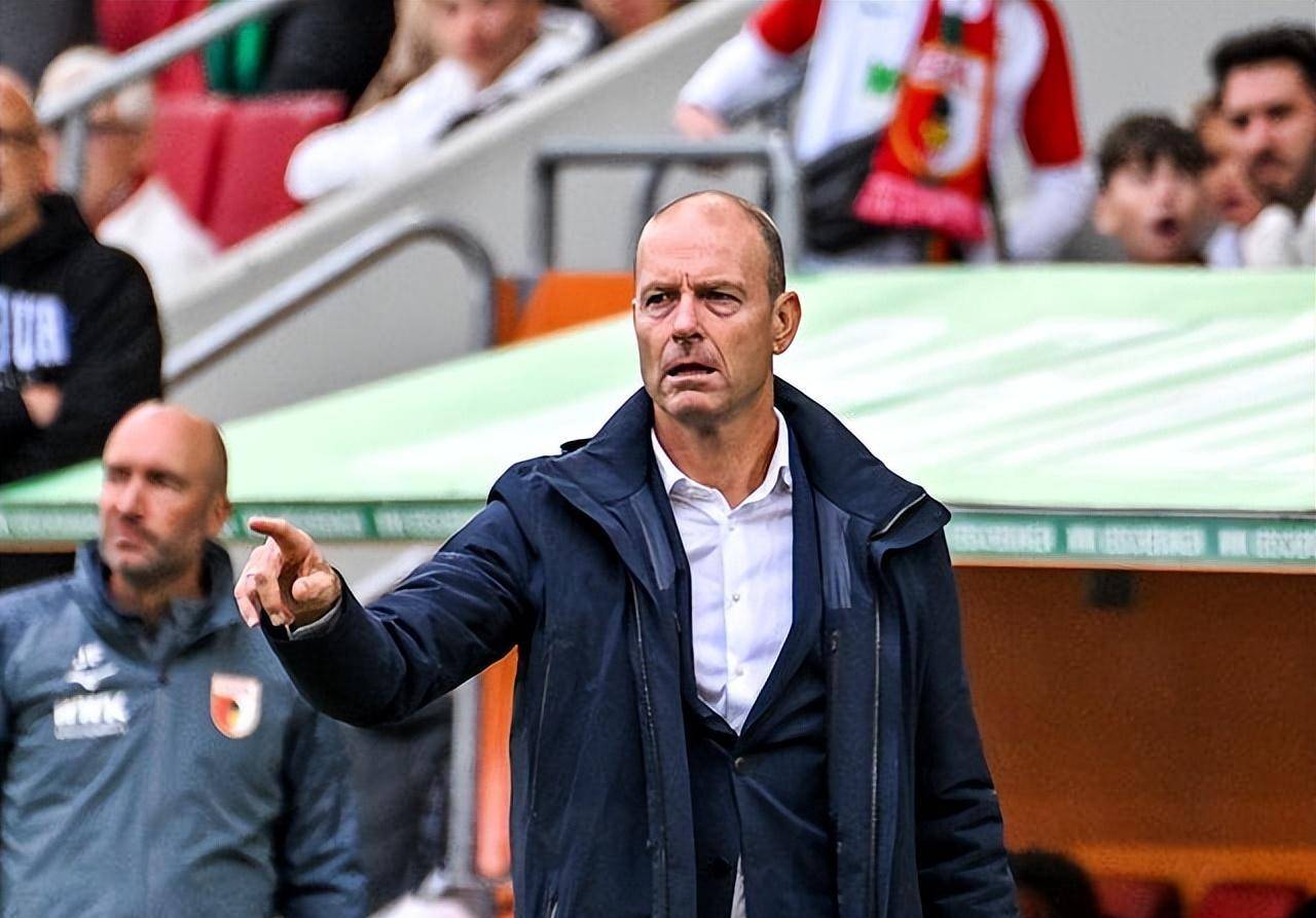 爱游戏登录入口-RB莱比锡惨遭逆转,球迷纷纷表达失望之情的简单介绍