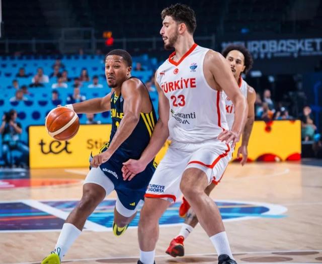 爱游戏网址-欧洲杯预选赛：瑞典队惊险晋级！