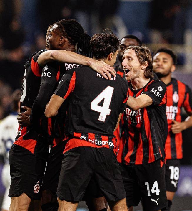 爱游戏入口-包含AC米兰新晋领头羊,冲击意甲宝座的词条